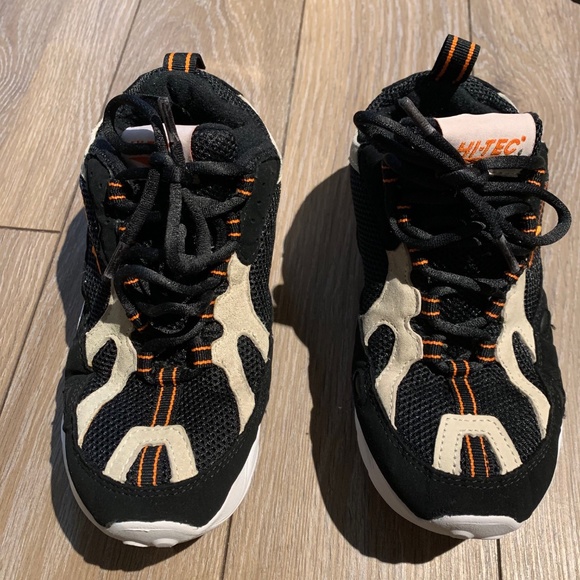 Women's Hi-Tec Racer Sneakers - Picture 2 of 4